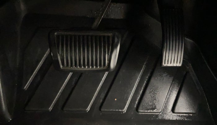 2019 Hyundai Elite i20 ASTA (O) CVT, Petrol, Automatic, 33,108 km, Pedals