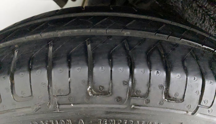 2016 Maruti Wagon R 1.0 LXI CNG, CNG, Manual, 68,605 km, Right Rear Tyre Tread