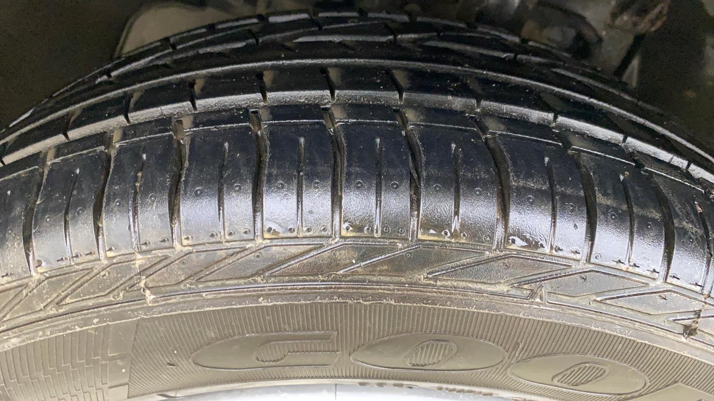 2019 Tata NEXON XMA PETROL, Petrol, Automatic, 43,438 km, Left Front Tyre Tread