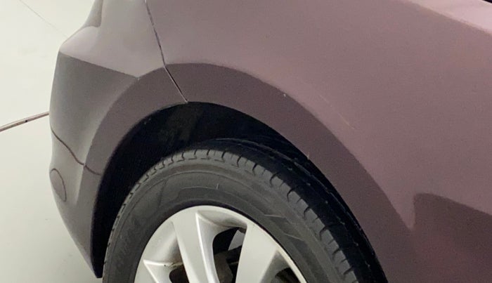 2012 Hyundai Verna FLUIDIC 1.6 VTVT SX, CNG, Manual, 64,399 km, Left fender - Lining loose