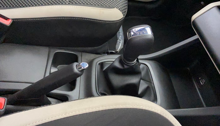 2020 Renault TRIBER RXZ AMT, Petrol, Automatic, 16,735 km, Gear Lever