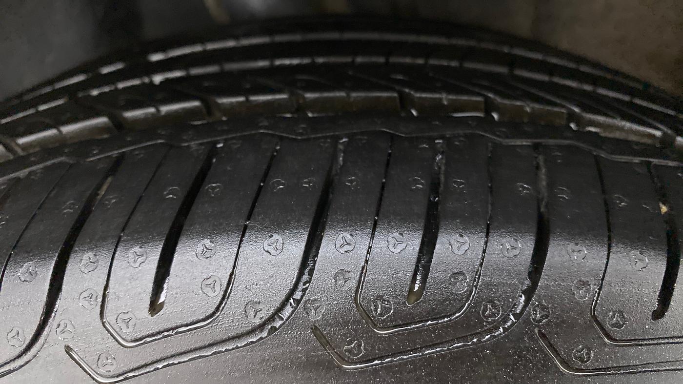 2014 Volkswagen Jetta HIGHLINE TDI AT, Diesel, Automatic, 93,738 km, Left Rear Tyre Tread