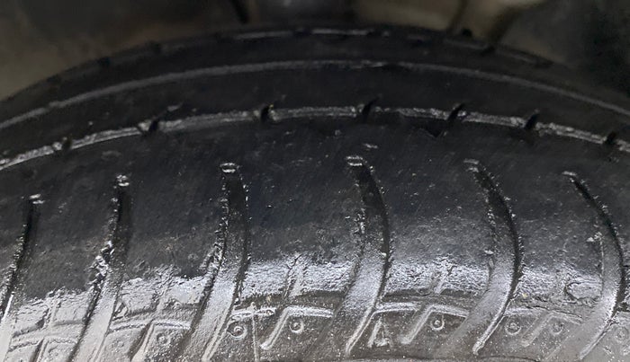 2014 Volkswagen Jetta HIGHLINE TDI AT, Diesel, Automatic, 93,738 km, Left Front Tyre Tread