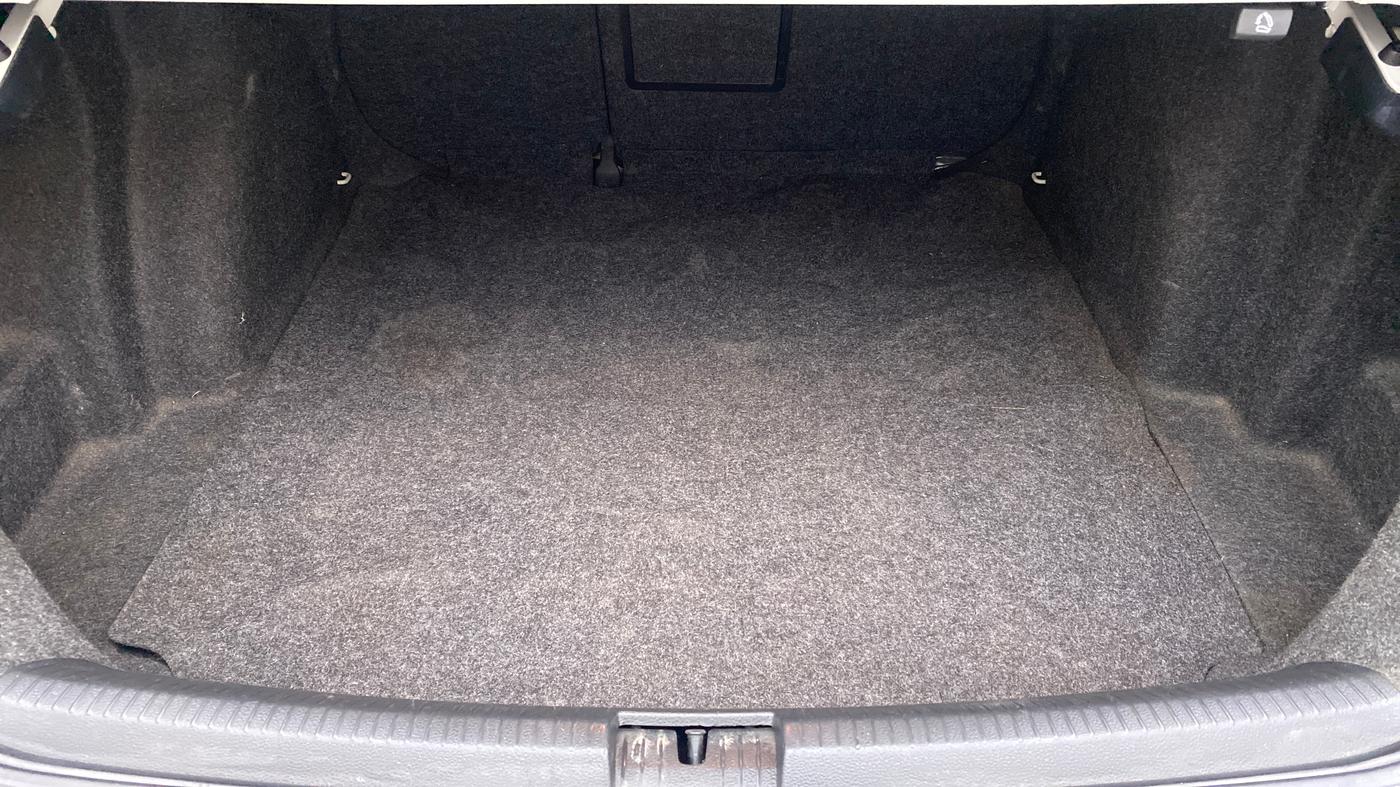 2014 Volkswagen Jetta HIGHLINE TDI AT, Diesel, Automatic, 93,738 km, Boot Inside