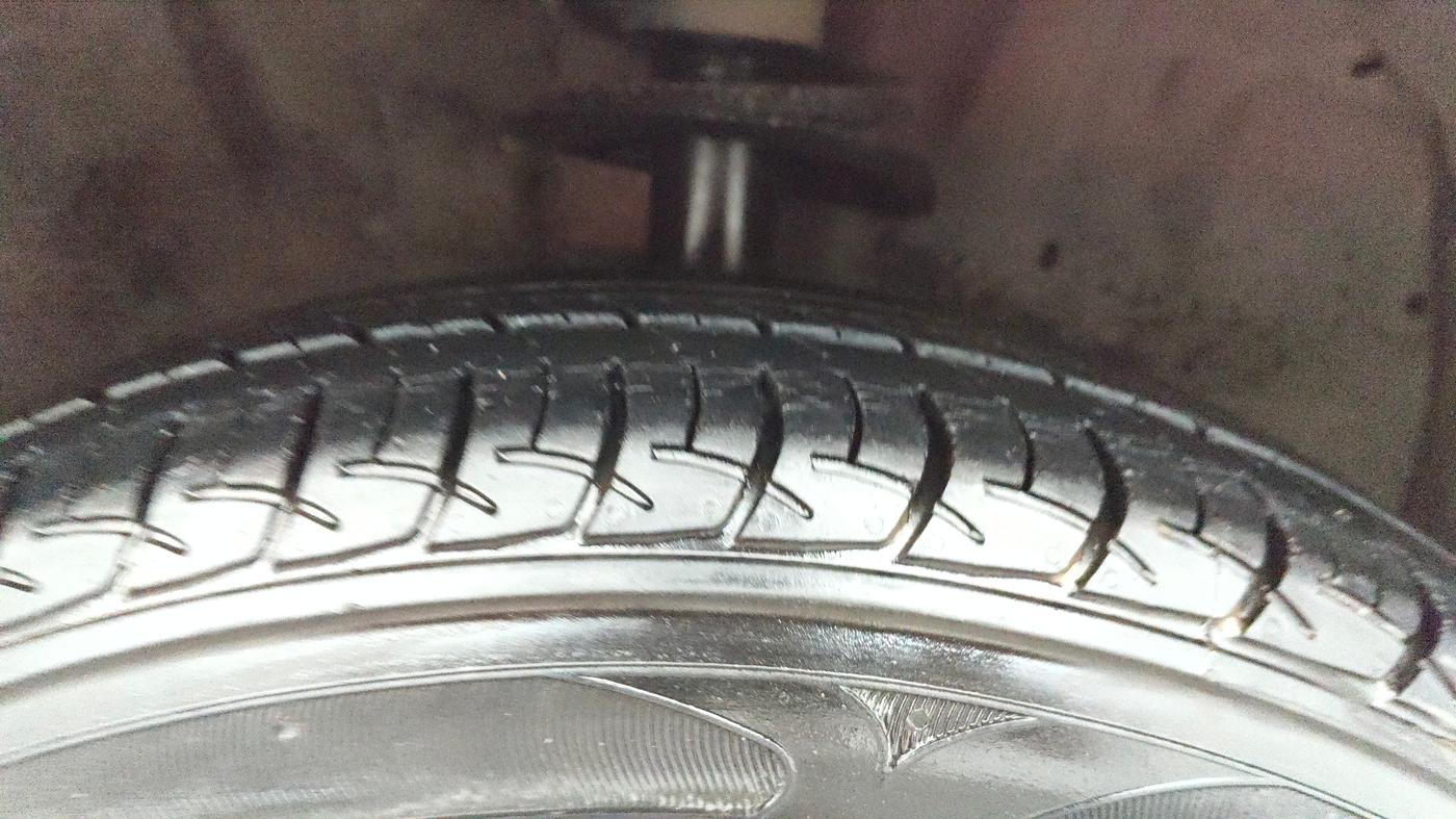 2013 Toyota Etios Liva G, Petrol, Manual, 45,754 km, Right Front Tyre Tread