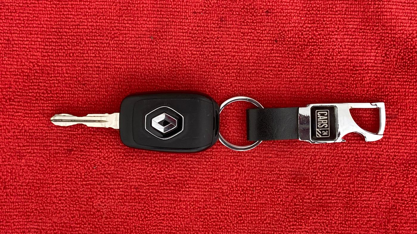 2020 Renault Duster RXE 1.3 TURBO PETROL MT, Petrol, Manual, 30,952 km, Key Close Up