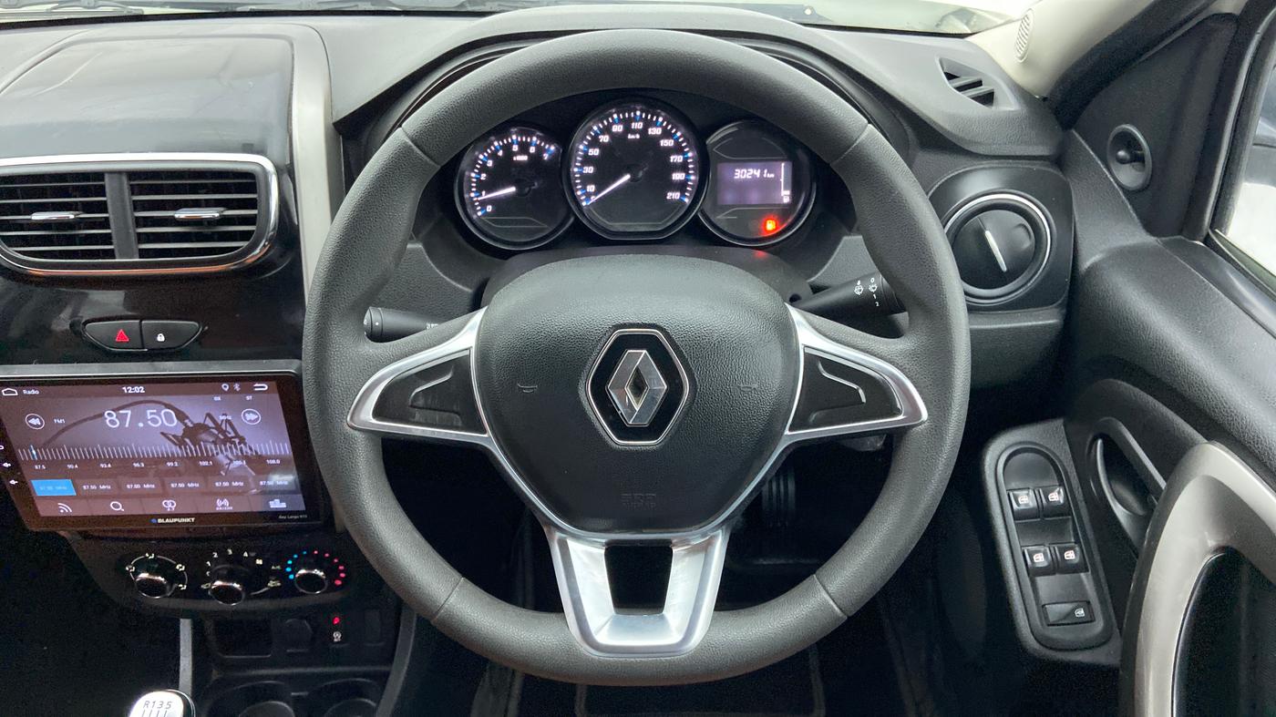 2020 Renault Duster RXE 1.3 TURBO PETROL MT, Petrol, Manual, 30,952 km, Steering Wheel Close Up