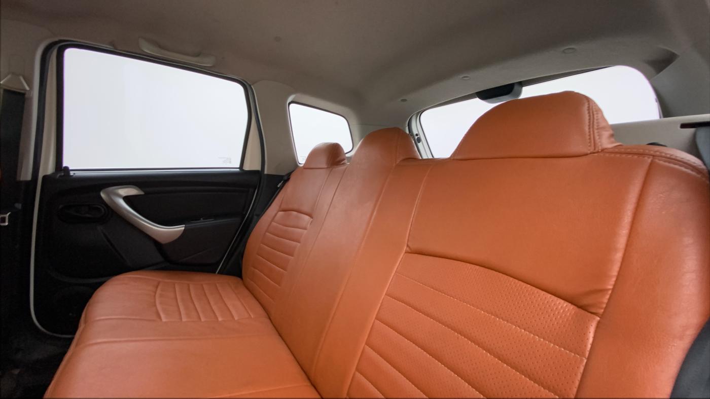 2020 Renault Duster RXE 1.3 TURBO PETROL MT, Petrol, Manual, 30,952 km, Right Side Rear Door Cabin