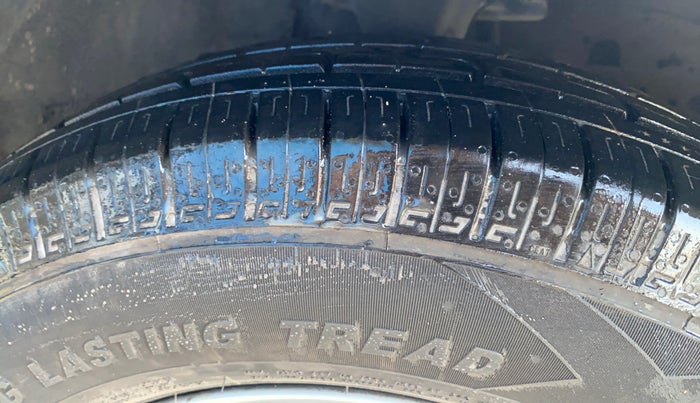 2014 Hyundai i10 MAGNA 1.1, Petrol, Manual, 53,673 km, Right Front Tyre Tread