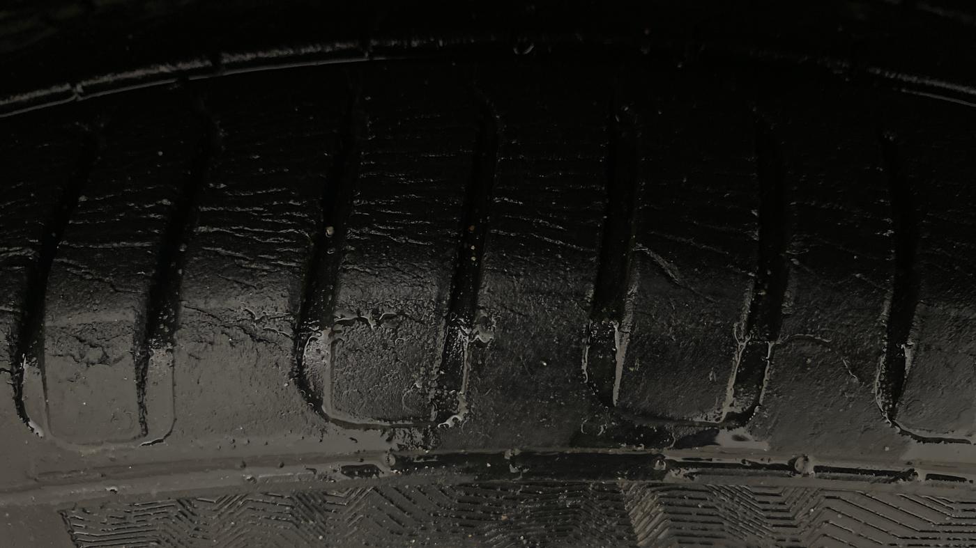 2021 MG ASTOR SAVVY 1.3 TURBO AT S RED, Petrol, Automatic, 27,023 km, Left Front Tyre Tread