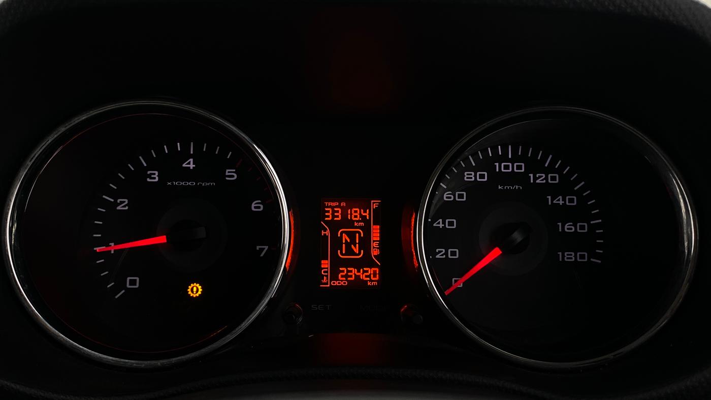 2015 Mahindra TUV300 T8 AMT, Diesel, Automatic, 23,417 km, Odometer Image