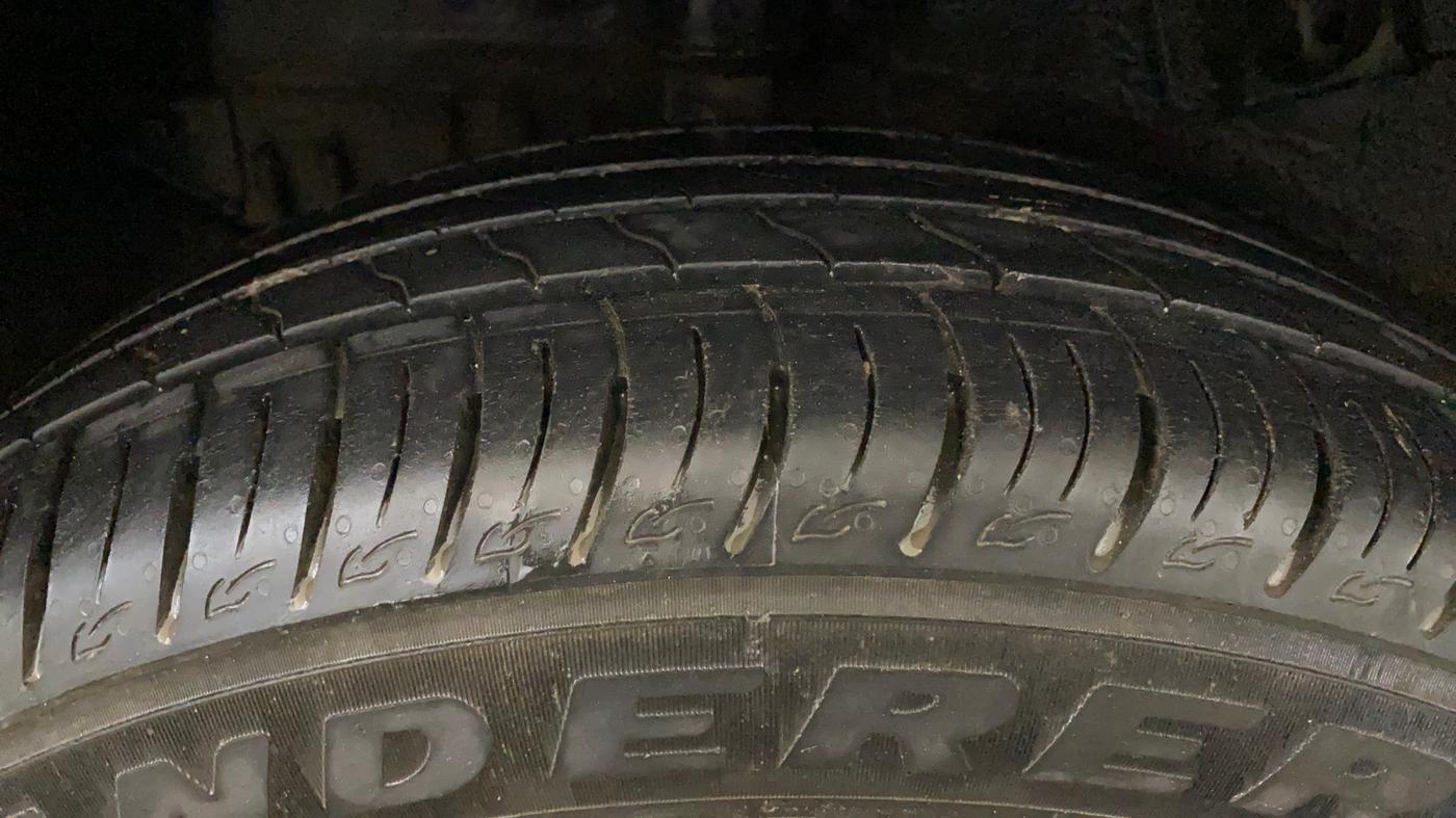 2020 Tata NEXON XM SUNROOF PETROL, Petrol, Manual, 60,788 km, Right Rear Tyre Tread