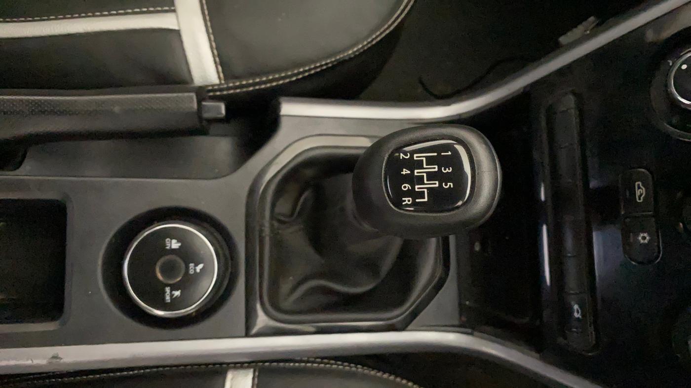 2020 Tata NEXON XM SUNROOF PETROL, Petrol, Manual, 60,788 km, Gear Lever