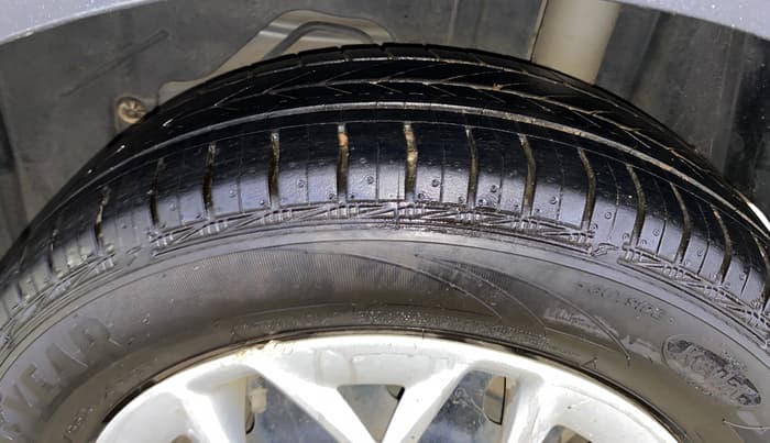 2015 Ford Figo Aspire TREND 1.2 PETROL, Petrol, Manual, 64,576 km, Left Rear Tyre Tread