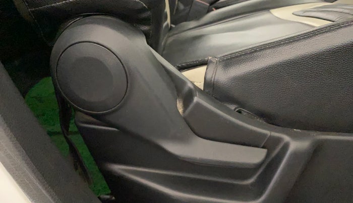 2020 Maruti New Wagon-R LXI CNG (O) 1.0, CNG, Manual, 75,109 km, Driver Side Adjustment Panel