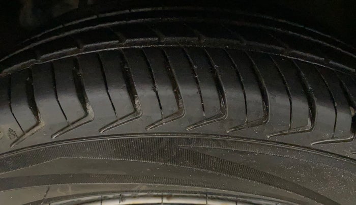 2020 Maruti New Wagon-R LXI CNG (O) 1.0, CNG, Manual, 75,109 km, Left Front Tyre Tread