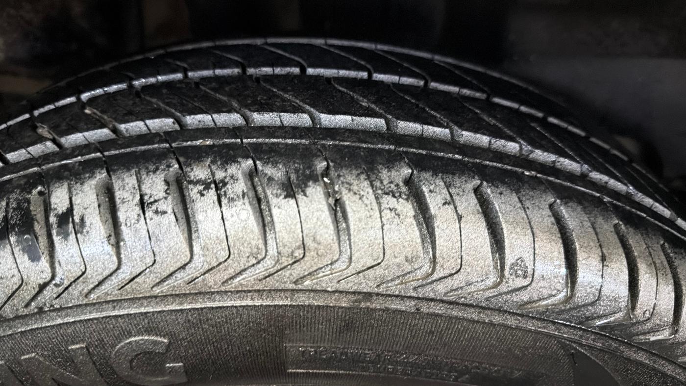 2019 Maruti Swift LXI, Petrol, Manual, 49,997 km, Right Rear Tyre Tread