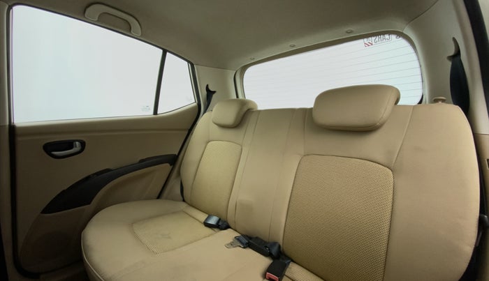 2008 Hyundai i10 SPORTZ 1.2, Petrol, Manual, 83,067 km, Right Side Rear Door Cabin