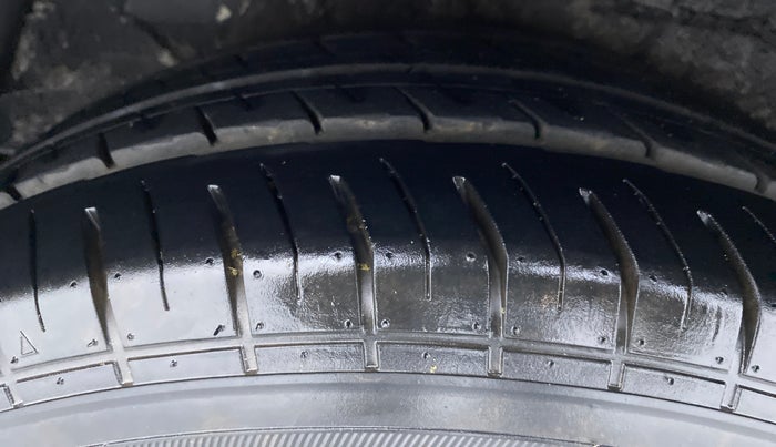 2008 Hyundai i10 SPORTZ 1.2, Petrol, Manual, 83,067 km, Right Rear Tyre Tread