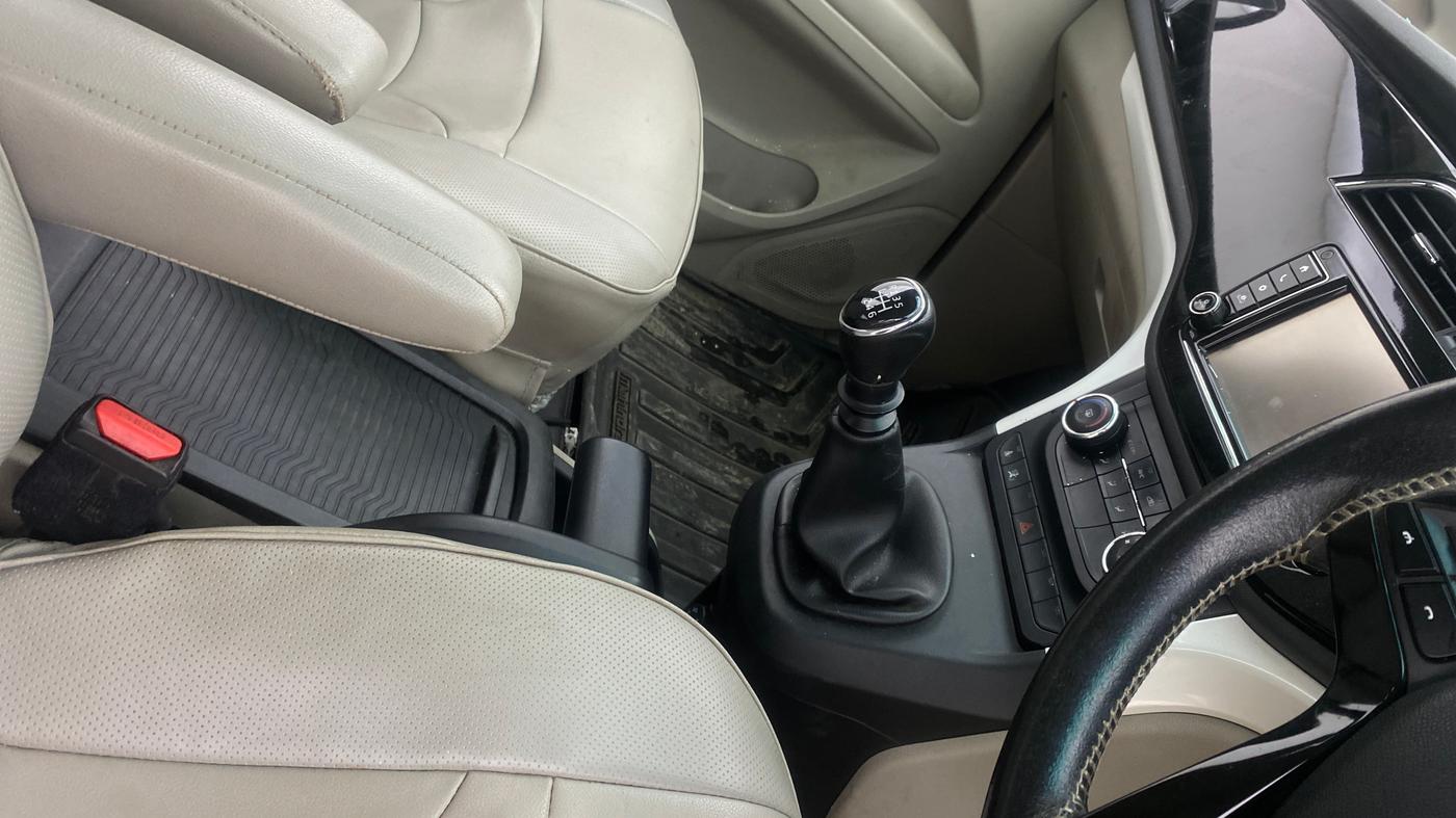 2019 Mahindra MARAZZO M6 7 STR, Diesel, Manual, 78,941 km, Gear Lever