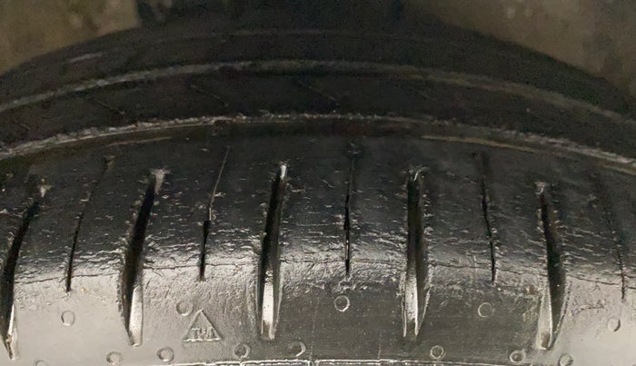 2017 Maruti Celerio VXI AMT, Petrol, Automatic, 39,232 km, Right Front Tyre Tread