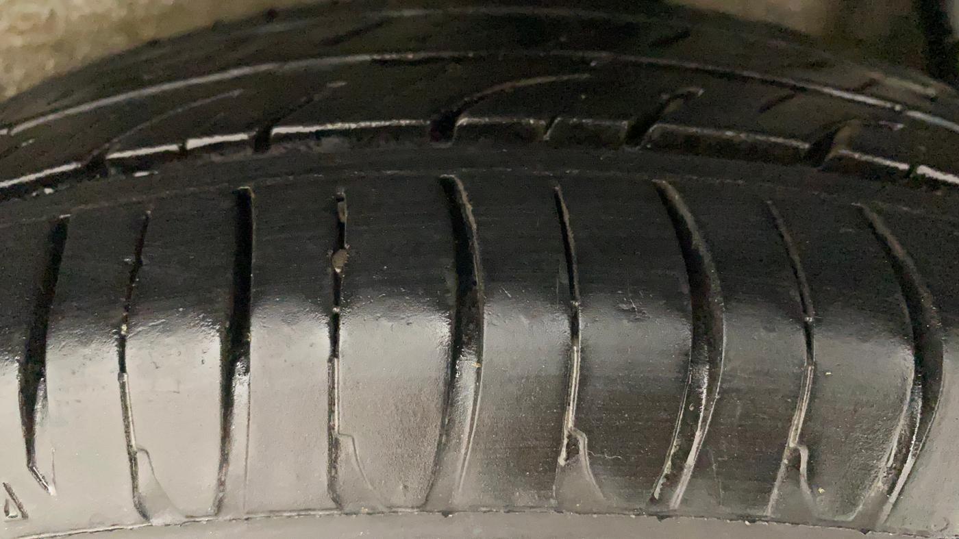 2017 Maruti Celerio VXI AMT, Petrol, Automatic, 39,232 km, Left Rear Tyre Tread