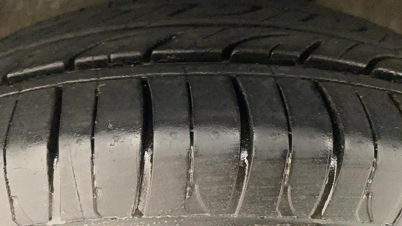 2017 Maruti Celerio VXI AMT, Petrol, Automatic, 39,232 km, Left Front Tyre Tread