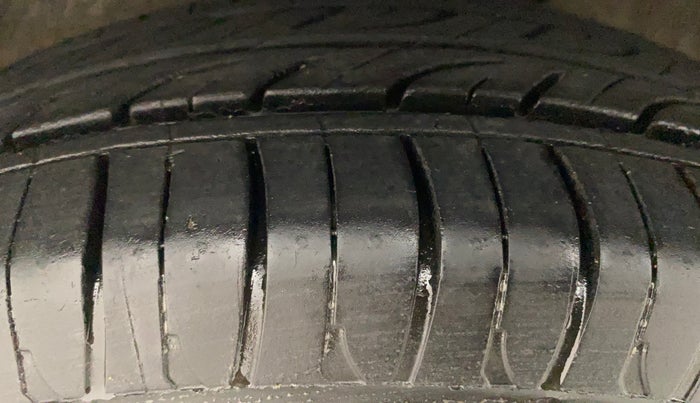 2017 Maruti Celerio VXI AMT, Petrol, Automatic, 39,232 km, Left Front Tyre Tread