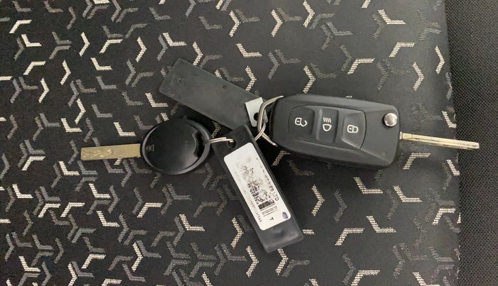 2022 Tata Tiago  XZ Plus (O) , Petrol, Manual, 16,423 km, Key Close Up