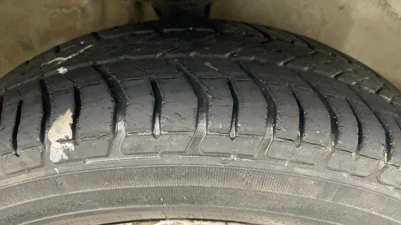 2011 Maruti Zen Estilo LXI, Petrol, Manual, 41,798 km, Right Front Tyre Tread