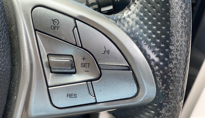 2021 Mahindra XUV300 W8 (O) 1.2 PETROL, Petrol, Manual, 82,584 km, Adaptive Cruise Control