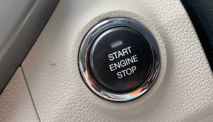 2021 Mahindra XUV300 W8 (O) 1.2 PETROL, Petrol, Manual, 82,584 km, Keyless Start/ Stop Button