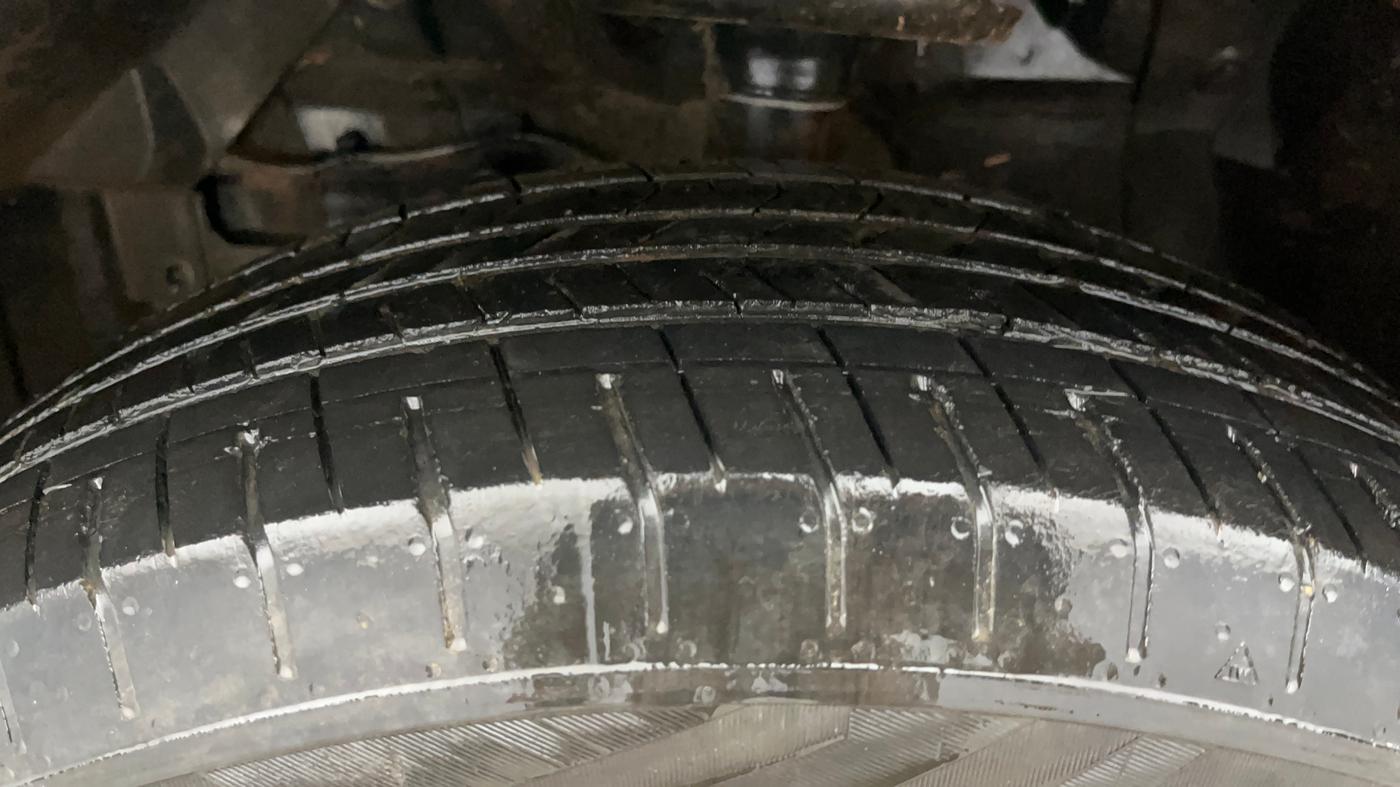 2019 Maruti Vitara Brezza ZDI PLUS DUAL TONE, Diesel, Manual, 24,951 km, Left Front Tyre Tread