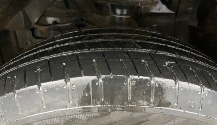 2019 Maruti Vitara Brezza ZDI PLUS DUAL TONE, Diesel, Manual, 24,920 km, Left Front Tyre Tread