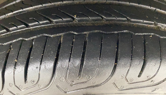 2017 Maruti IGNIS DELTA 1.2, Petrol, Manual, 50,118 km, Right Front Tyre Tread