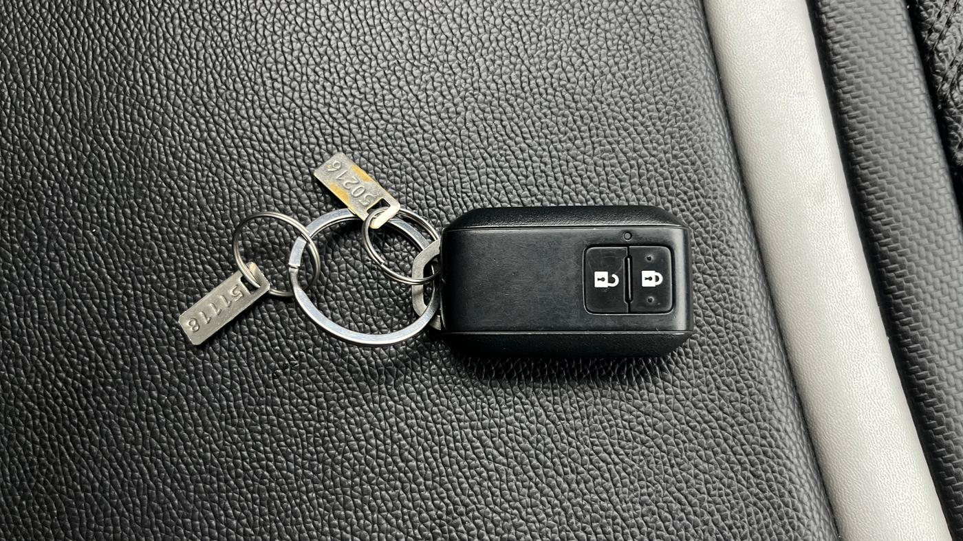 2020 Maruti Swift ZXI PLUS AMT, Petrol, Automatic, 37,495 km, Key Close Up
