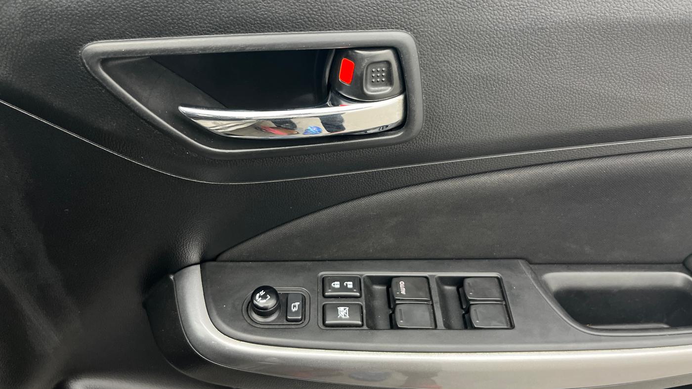 2020 Maruti Swift ZXI PLUS AMT, Petrol, Automatic, 37,495 km, Driver Side Door Panels Control