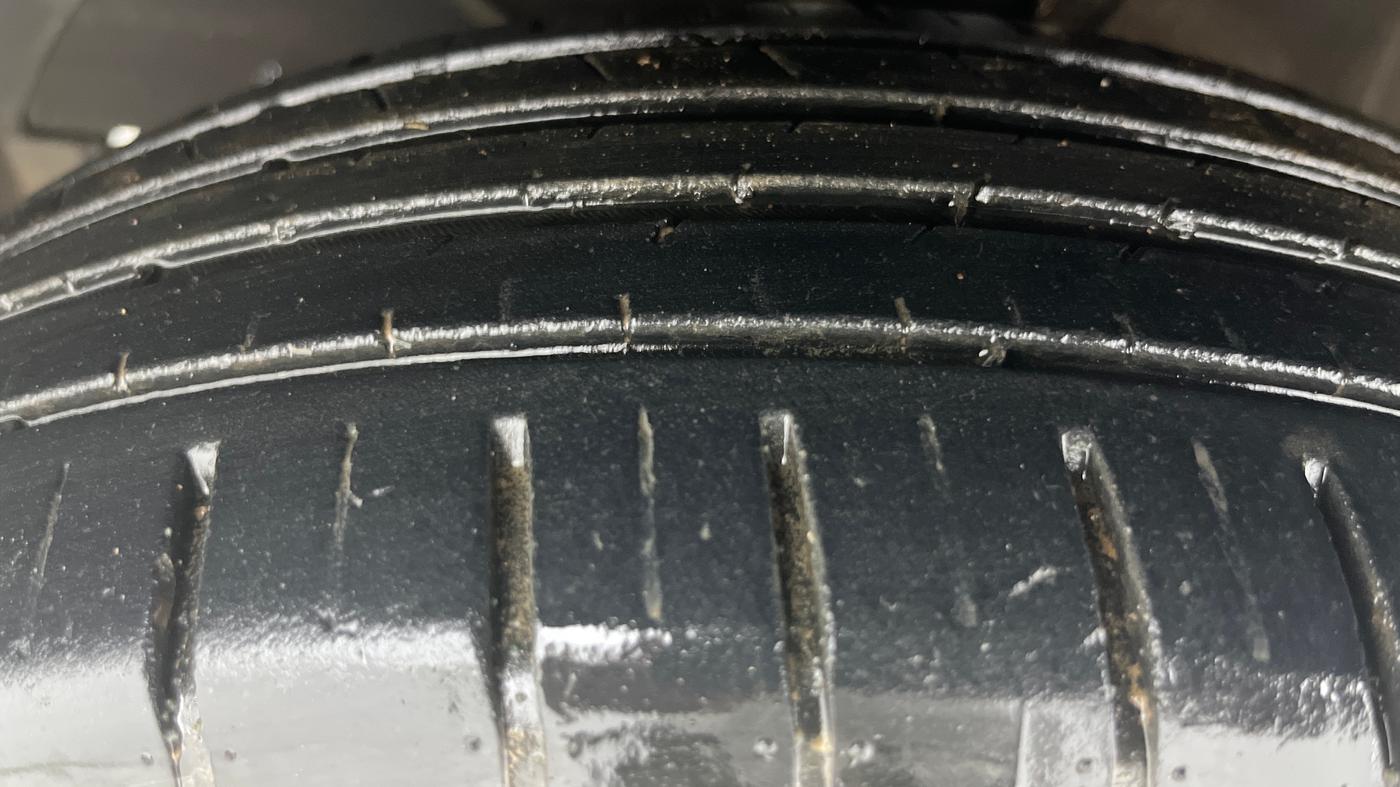 2020 Maruti Swift ZXI PLUS AMT, Petrol, Automatic, 37,495 km, Left Front Tyre Tread