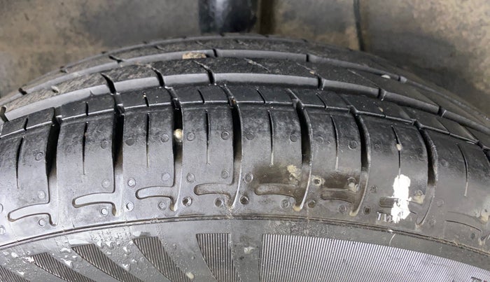 2021 Hyundai GRAND I10 NIOS SPORTZ 1.2 KAPPA VTVT CNG, CNG, Manual, 44,189 km, Right Rear Tyre Tread