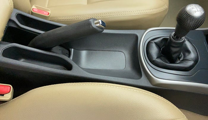 2017 Honda City V MT PETROL, Petrol, Manual, 74,838 km, Gear Lever