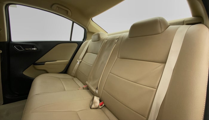 2017 Honda City V MT PETROL, Petrol, Manual, 74,838 km, Right Side Rear Door Cabin