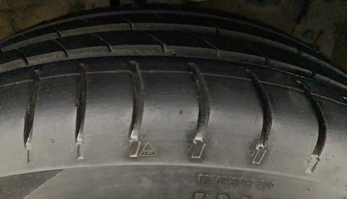 2013 Maruti Ertiga VXI, Petrol, Manual, 57,702 km, Right Rear Tyre Tread