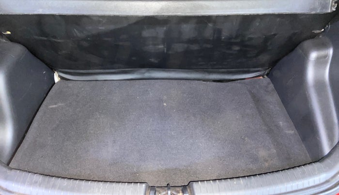 2020 Hyundai Grand i10 MAGNA 1.2 KAPPA VTVT, Petrol, Manual, 79,667 km, Boot Inside