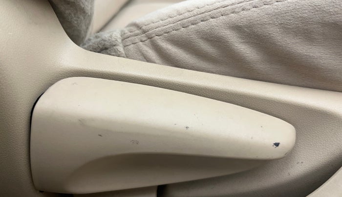 2020 Toyota YARIS G MT, Petrol, Manual, 75,297 km, Driver Side Adjustment Panel