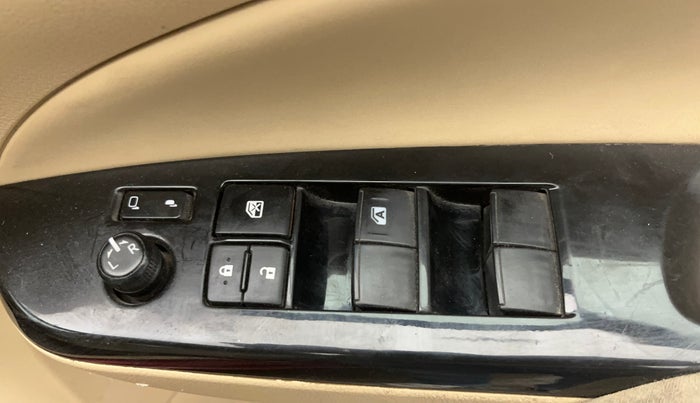 2020 Toyota YARIS G MT, Petrol, Manual, 75,297 km, Driver Side Door Panels Control