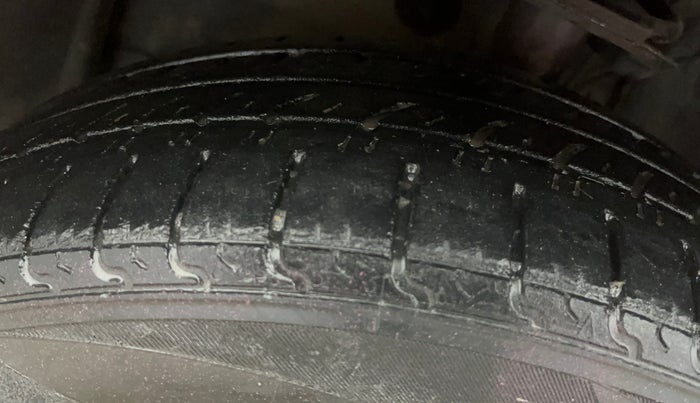 2020 Toyota YARIS G MT, Petrol, Manual, 75,297 km, Left Front Tyre Tread