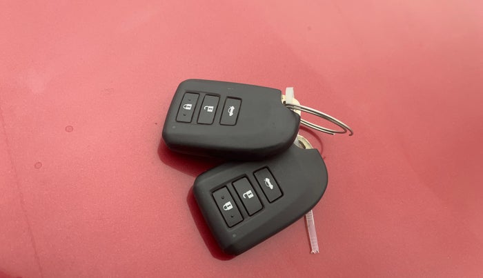 2020 Toyota YARIS G MT, Petrol, Manual, 75,297 km, Key Close Up