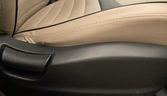 2017 Hyundai Creta E PLUS 1.6 PETROL, Petrol, Manual, 45,147 km, Driver Side Adjustment Panel