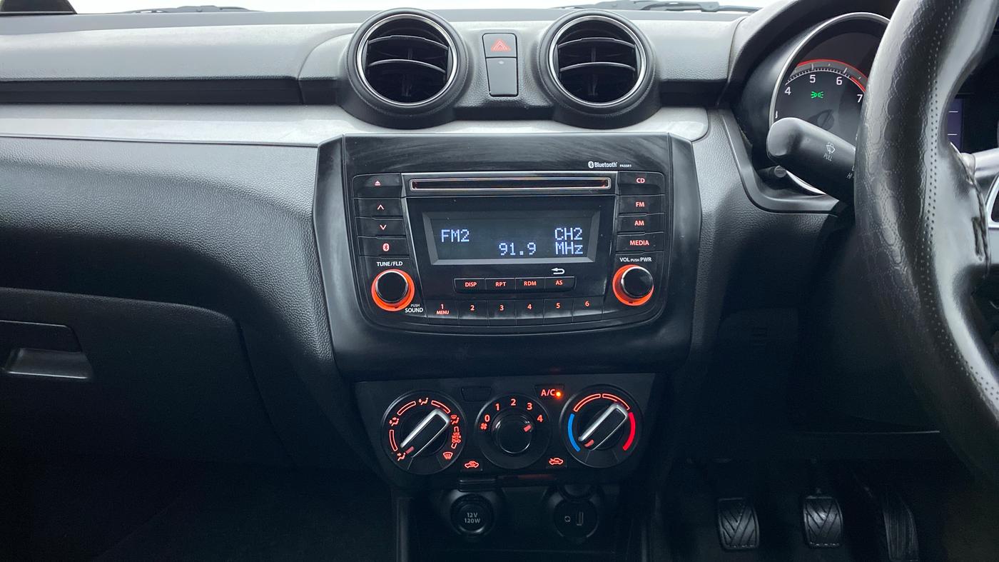 2018 Maruti Swift VXI D, Petrol, Manual, 38,328 km, Air Conditioner