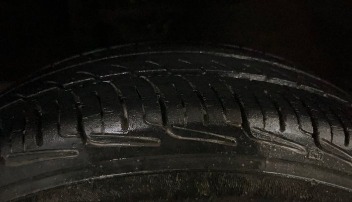 2016 Maruti Alto K10 VXI, Petrol, Manual, 45,176 km, Right Front Tyre Tread